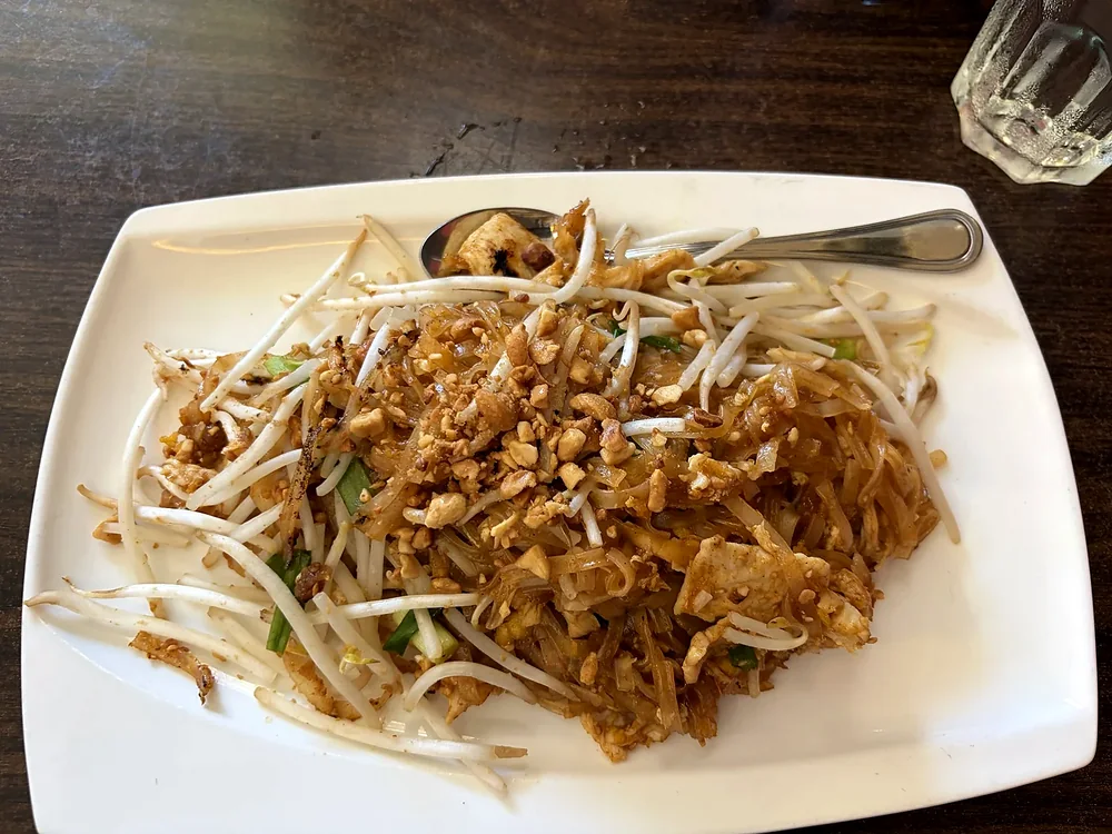 Pad Thai at Sunset Thai Restaurant Pismo Beach